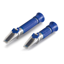 Analogue refractometers